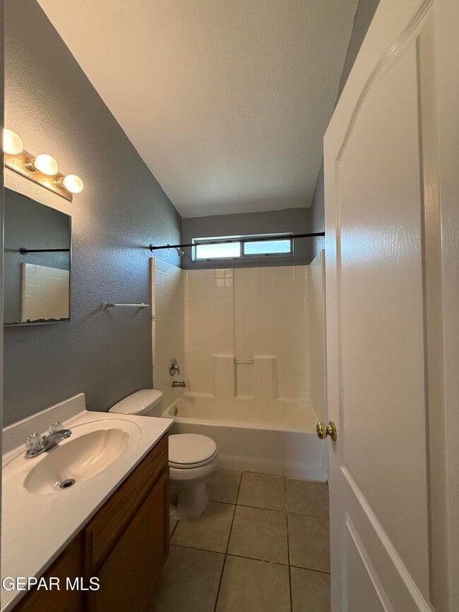 Building Photo - 14157 Tierra Delfin Dr