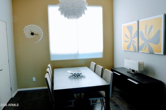 Building Photo - 516 E Ames Pl