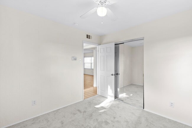 Building Photo - Charming Home with Great Layout in Sought-After Ballwin Neighborhood