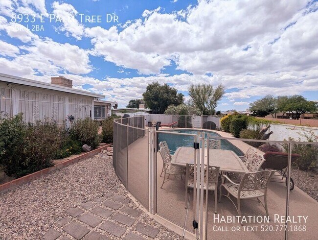 Building Photo - 8933 E Palm Tree Dr