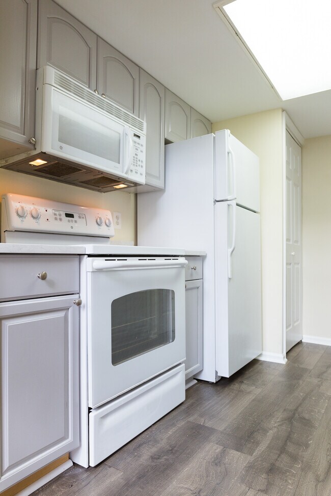 Building Photo - 14049 Vista Drive