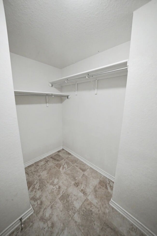 Building Photo - Stylish 3BR + Flex Home with Solar Near Randolph AFB - Realtor Commission: $500