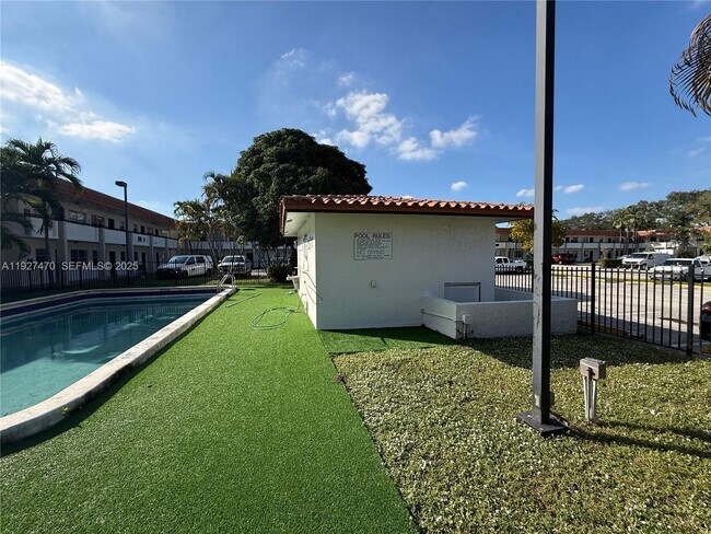 Building Photo - 400 NW 65th Ave