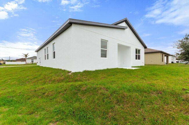 Building Photo - 186 Sweet Pea Ct