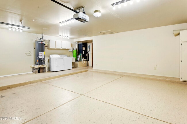 Building Photo - 1226 E Northshore Dr