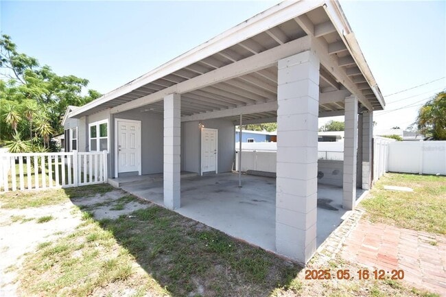 Building Photo - 872 51st Ave N