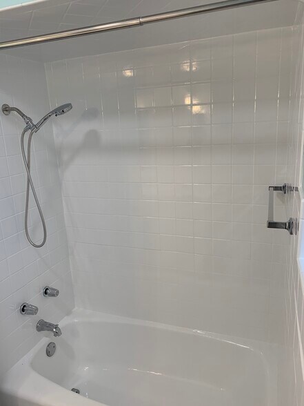 Building Photo - 5861 W Gunnison St