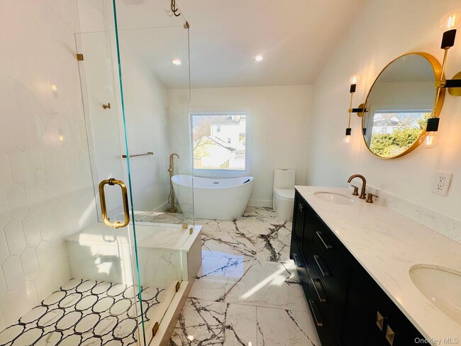 Building Photo - 11 W Glen Ave