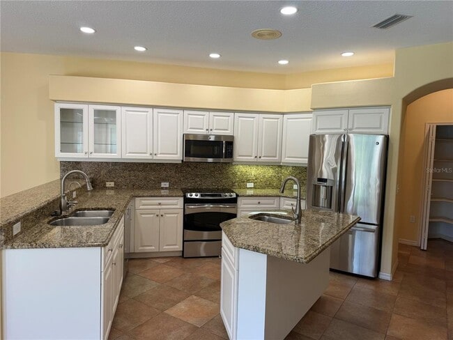 Building Photo - 8544 Park Shore Ln