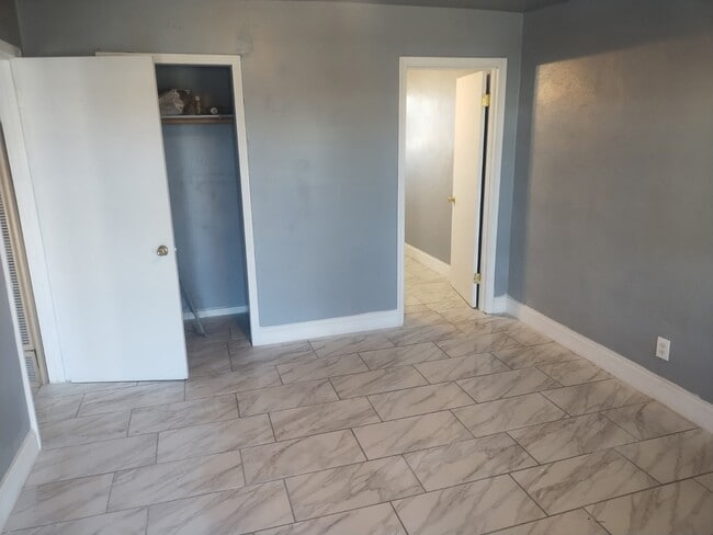 Building Photo - 3452 Austinwood Dr