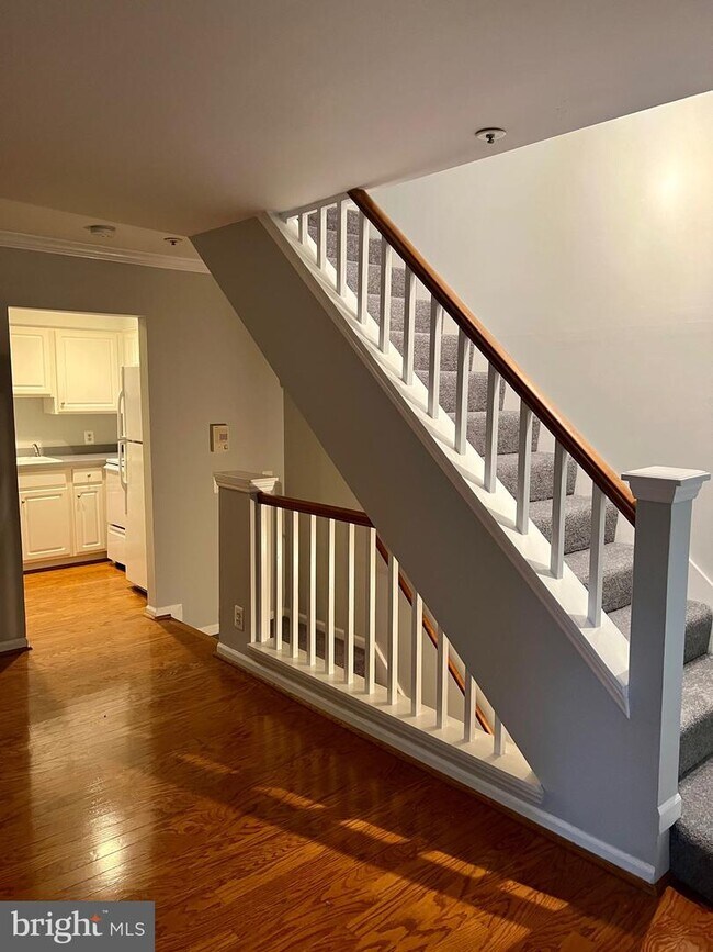 Building Photo - 5705 Chapman Mill Dr