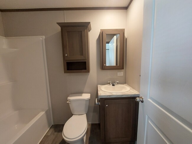Building Photo - 105 Delta Dawn Dr
