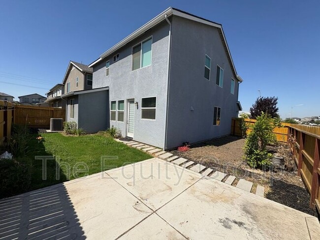 Building Photo - 3036 N Parkside St
