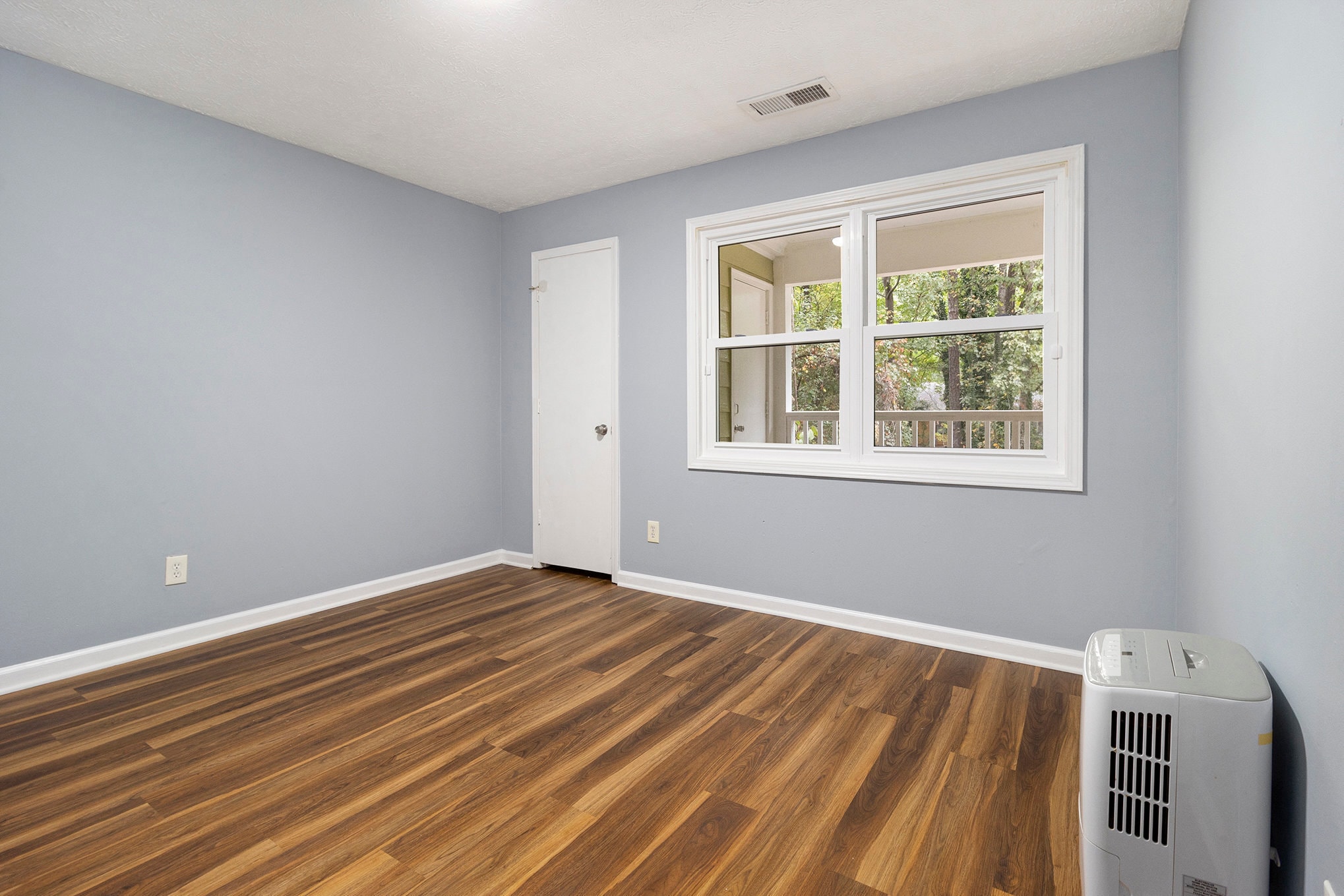 Building Photo - 1117 Summer Brook Rd