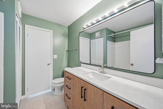 Building Photo - 14053 Vista Dr