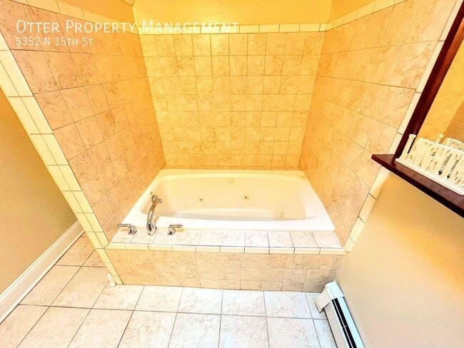 Building Photo - 5352 N 15th St