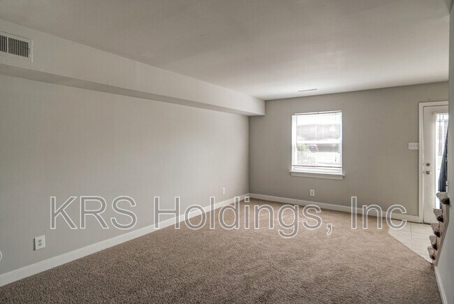Building Photo - 5244 Goolsby Ct