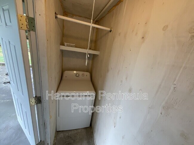 Building Photo - 1742 Anderson St