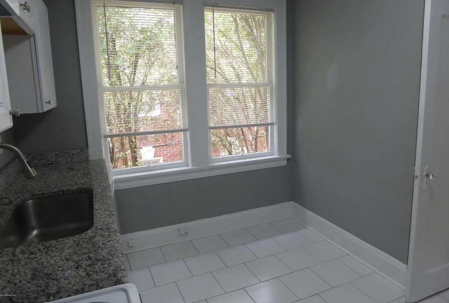 Building Photo - 2651 Dellwood Ave