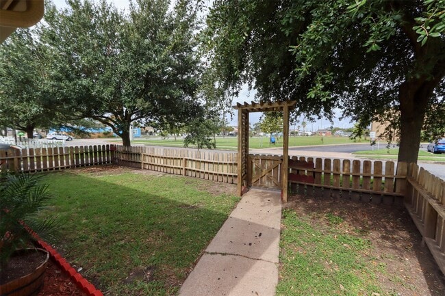 Building Photo - 5217 Ave N 1/2