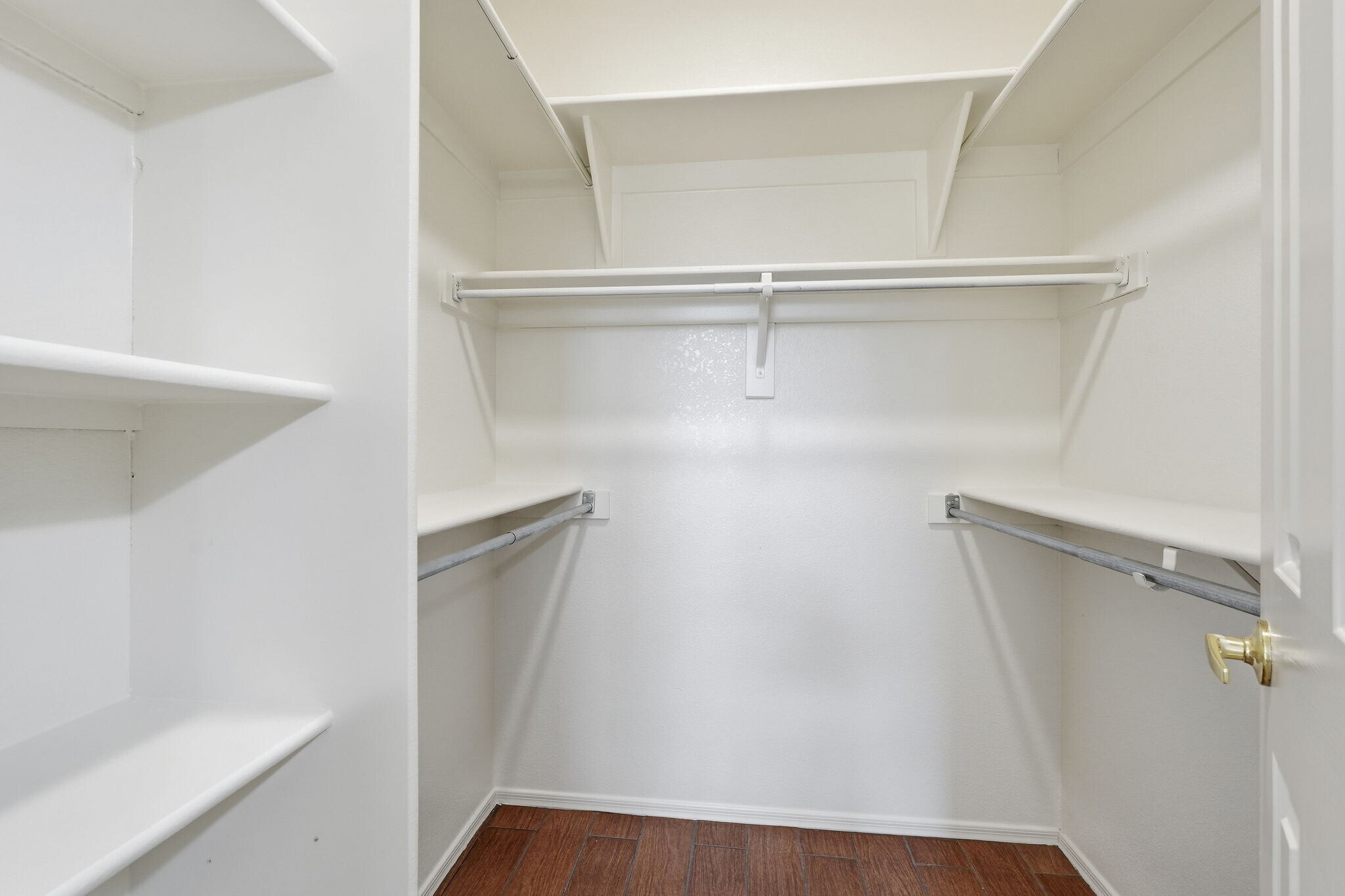 Building Photo - 2059 E Huron Ct