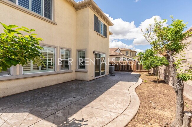 Building Photo - Questa Village - Mountain House- Spacious & Stylish 5-Bedroom Retreat in Mountain House – 3.5 Bat...