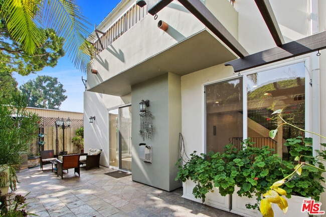 Building Photo - 2013 21st St