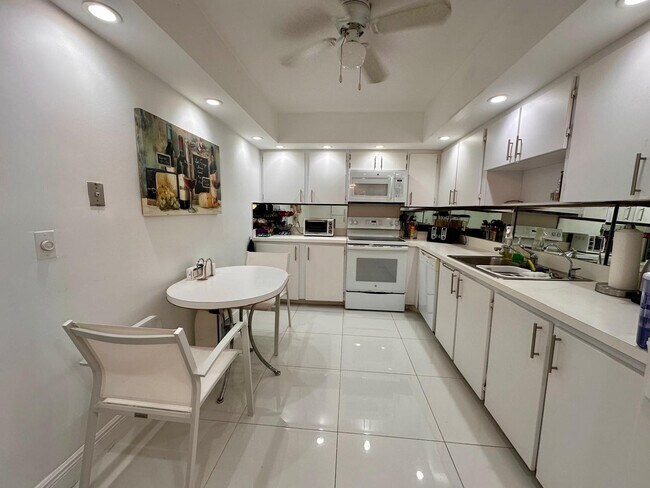 Building Photo - 1880 S Ocean Dr