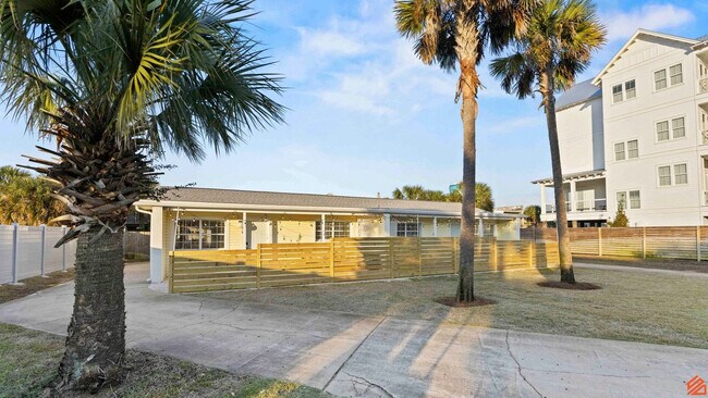 Building Photo - 209 Angelfish Ave.