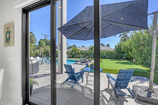 Building Photo - 1161 Pine Point Rd