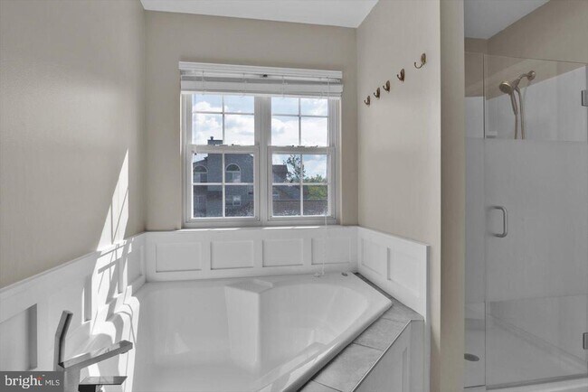 Building Photo - 751 Chanticleer