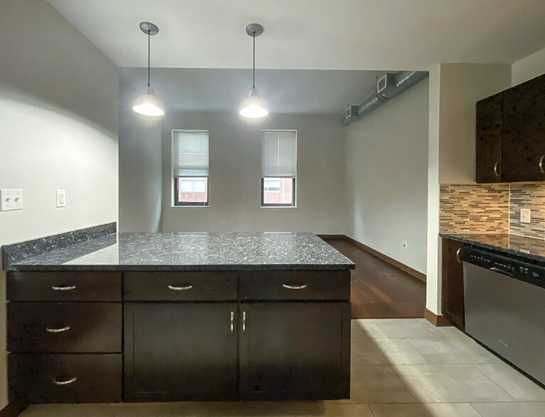 Building Photo - 114 State St