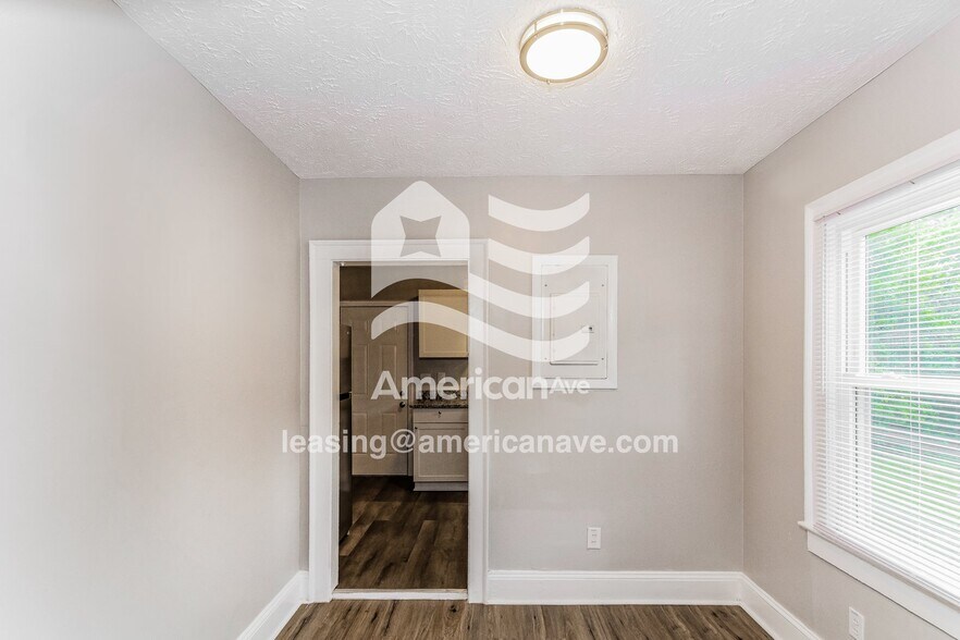 Building Photo - 107 Kensington Cir