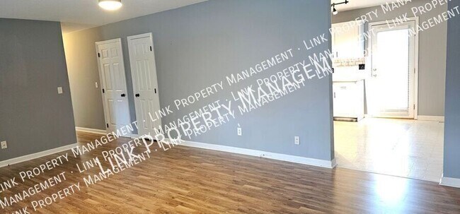 Building Photo - 140 S Elmwood St