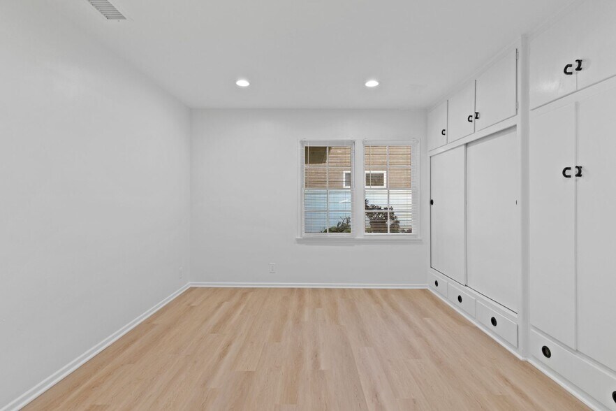 Building Photo - 237 Belmont Ave
