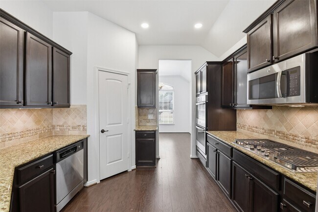 Building Photo - 212 Fallow Buck Ct