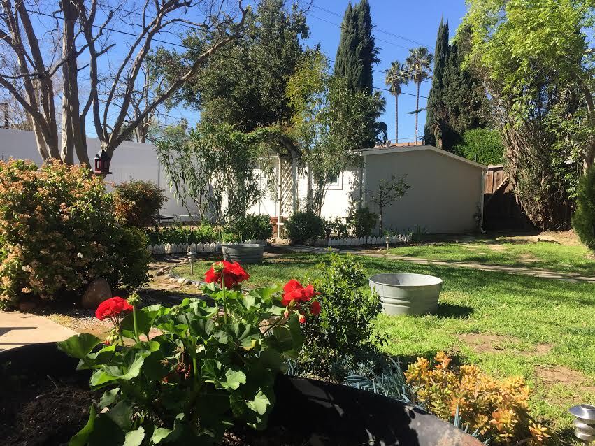 Building Photo - 5649 Stansbury Ave