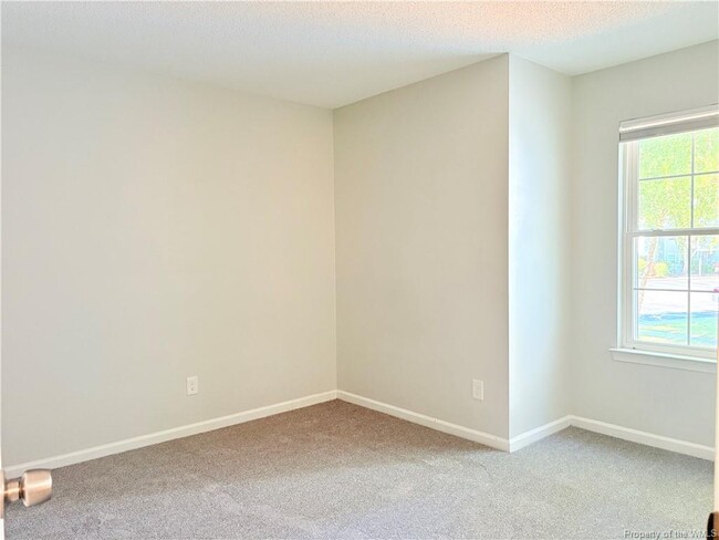 Building Photo - 105H Stratford Dr