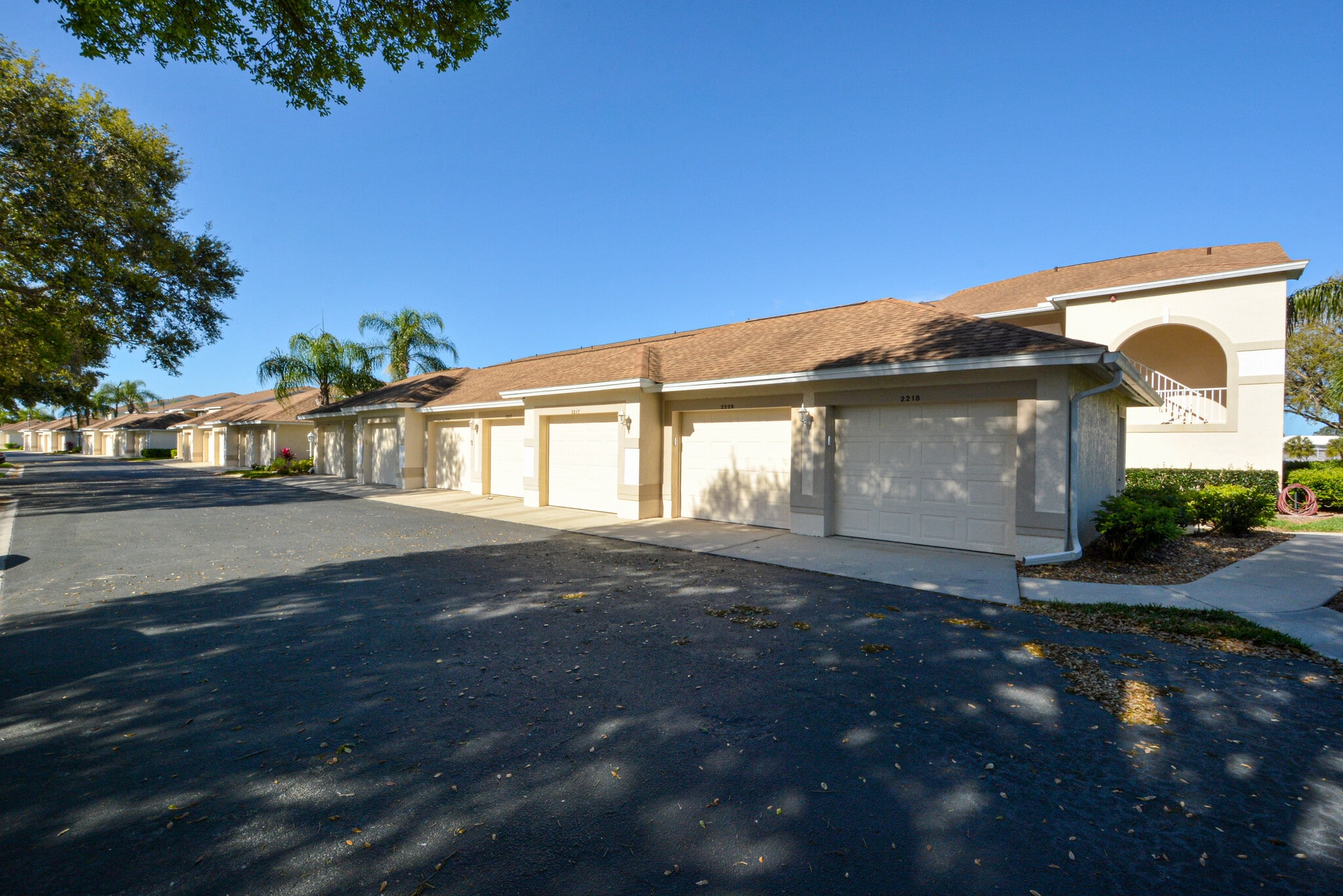 Building Photo - 9470 High Gate Dr