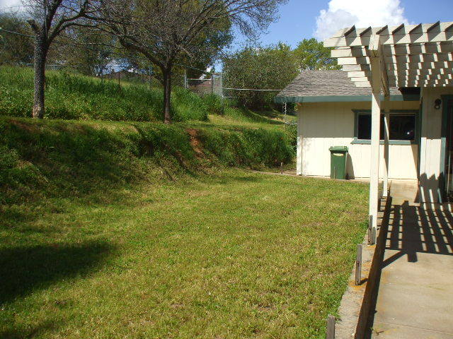 Building Photo - Fabulous home close to lake