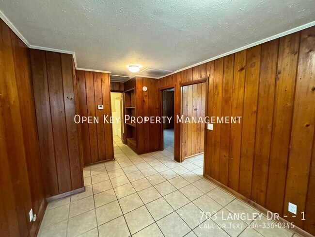 Building Photo - 703 Langley Dr