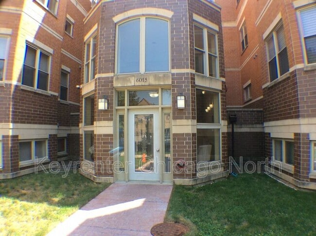 Primary Photo - 6015 N Mozart St
