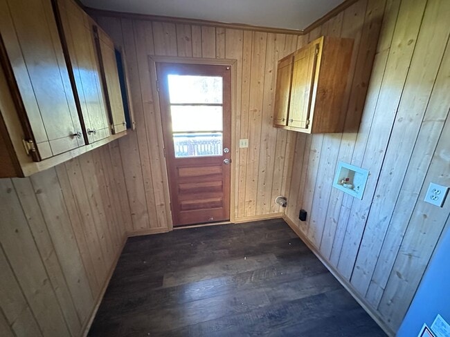 Building Photo - 3 Bedroom, 1 Bathroom- House in North Rome!