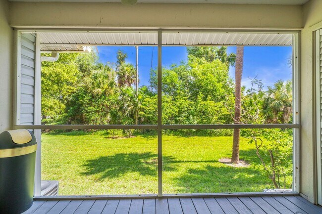 Building Photo - Beautifully updated 2-bedroom, 1.5-bathroo...