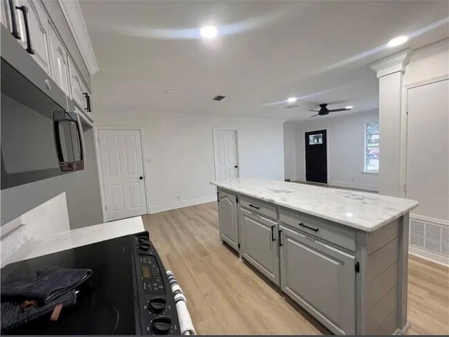 Building Photo - 1459 Cambridge Ct