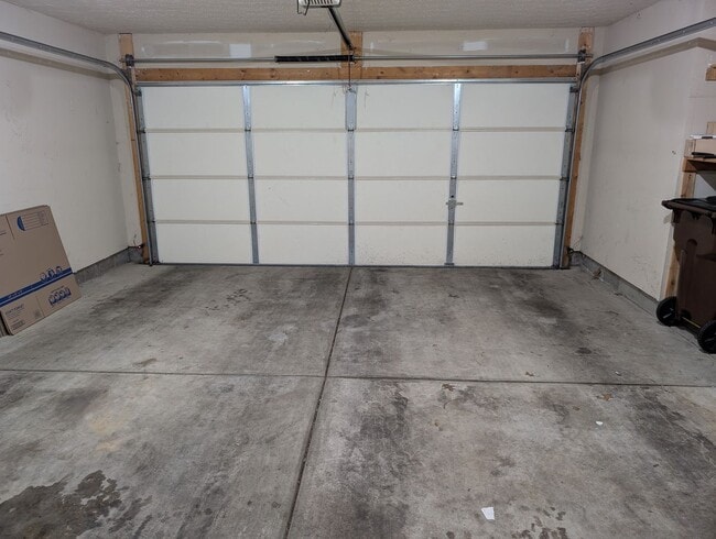 Building Photo - 9579 Tahoe Dr