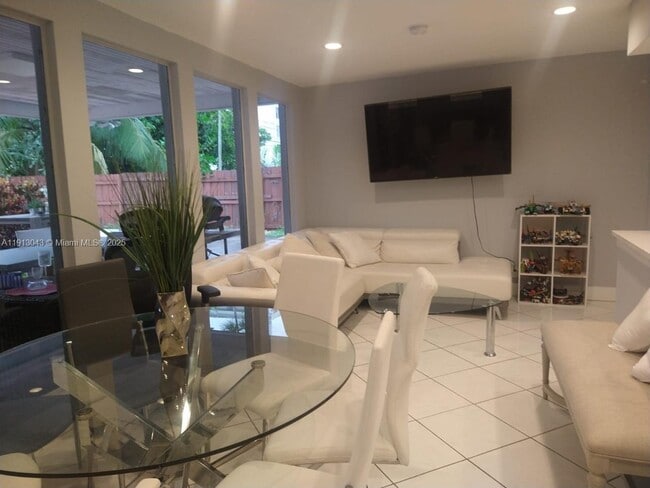 Building Photo - 5317 Harrison St