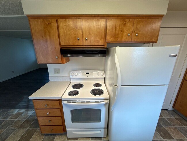 Building Photo - 411 E 3rd St