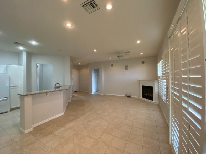 Building Photo - 43 Braelinn Dr