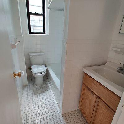 Building Photo - 1 bedroom in BRONX NY 10452